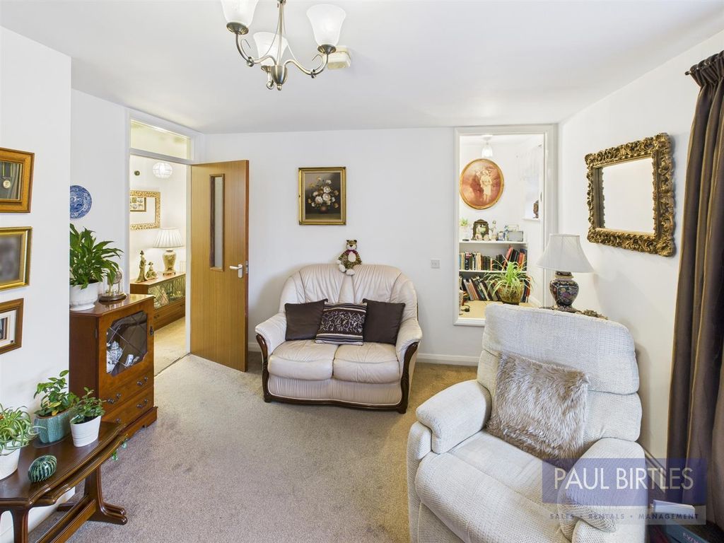 Property photo 3 of 10 Cam04378G0-Pr0240-Still009.Jpg