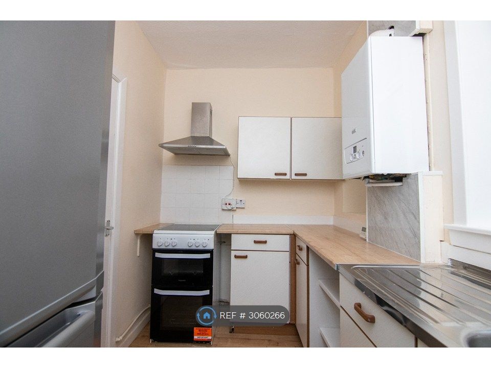 Property photo 3 of 8 Kitchen With Cooker And Worktop Space