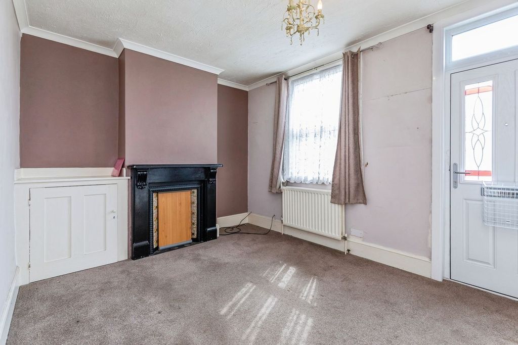 Property photo 2 of 13