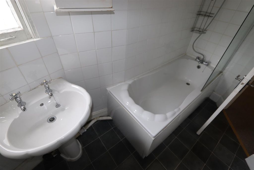 Property photo 3 of 6 Img_2250.Jpg