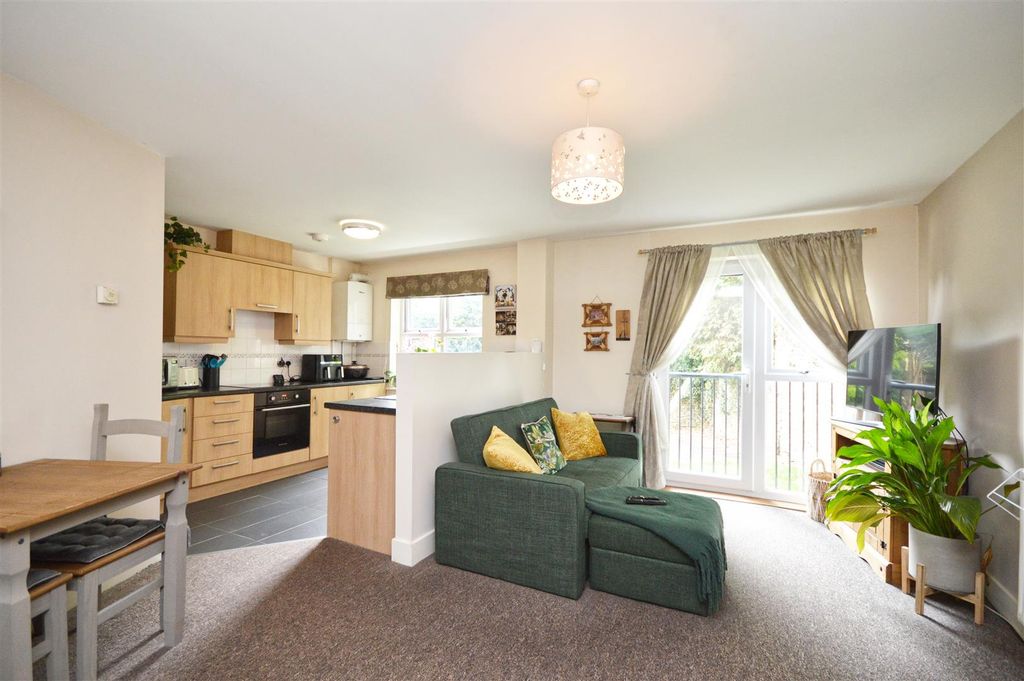 Property photo 2 of 11 Open Plan Living