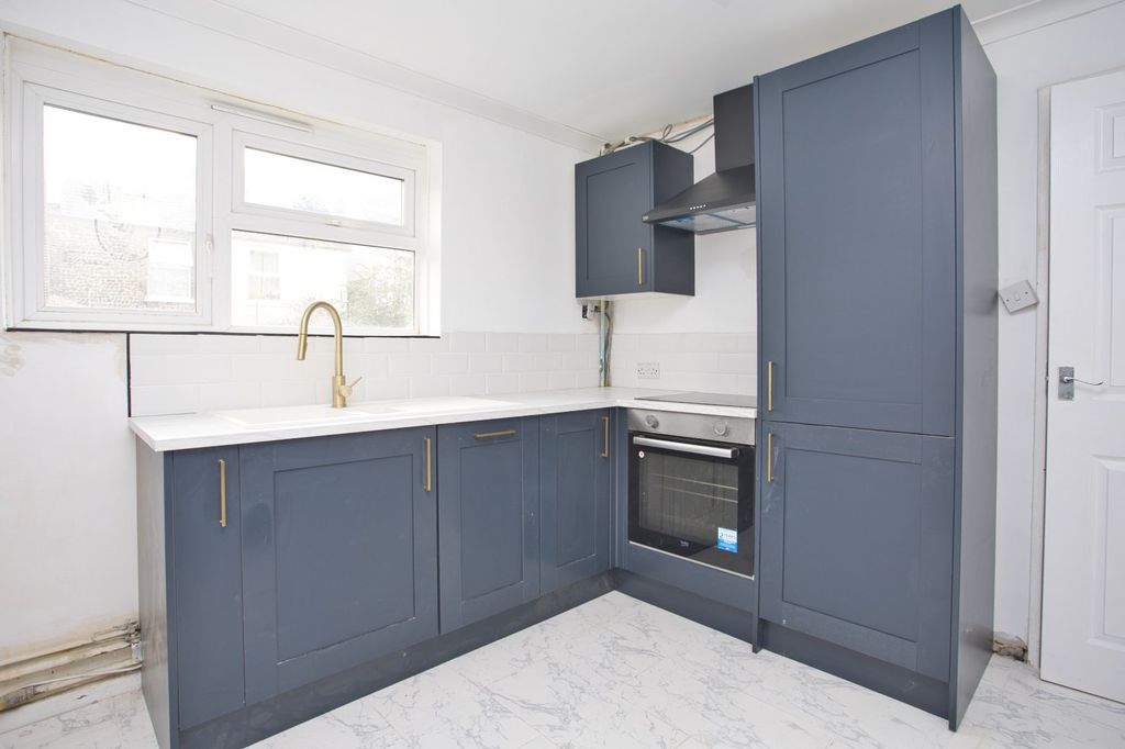 Property photo 3 of 10 Picture 3