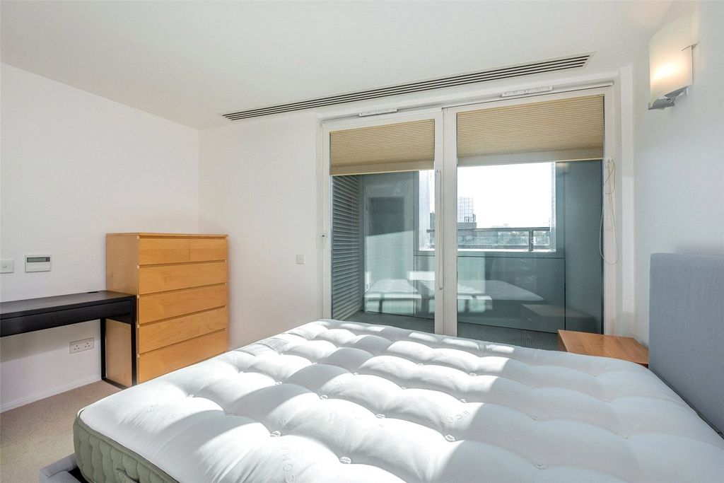 Property photo 3 of 18 Picture No. 09