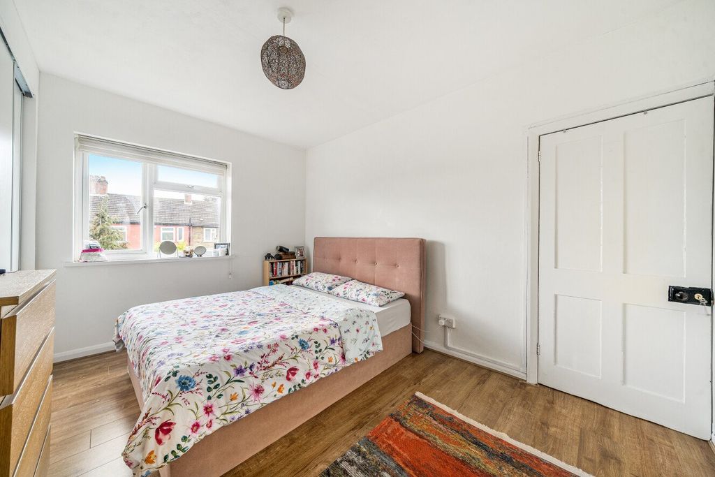 Property photo 3 of 16 Picture 3