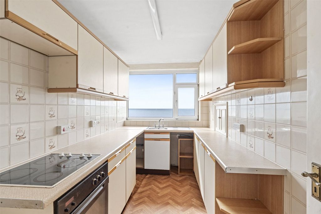 Property photo 2 of 19 Picture No. 21