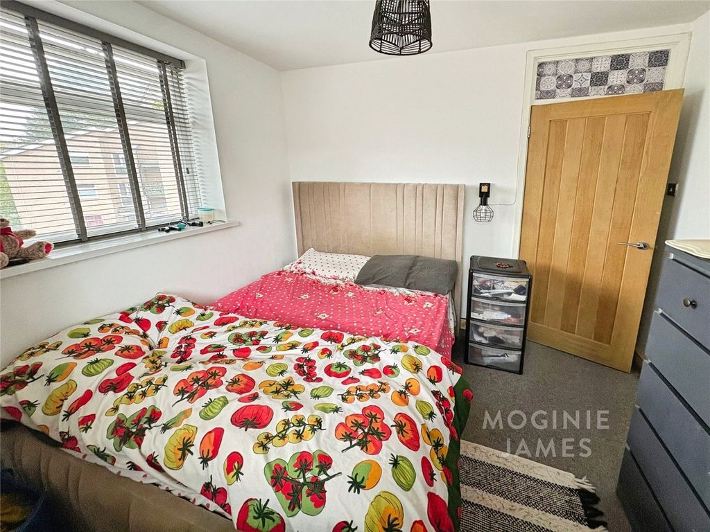 2 bed flat for saleLinnet Close, Cardiff CF23 photo 5