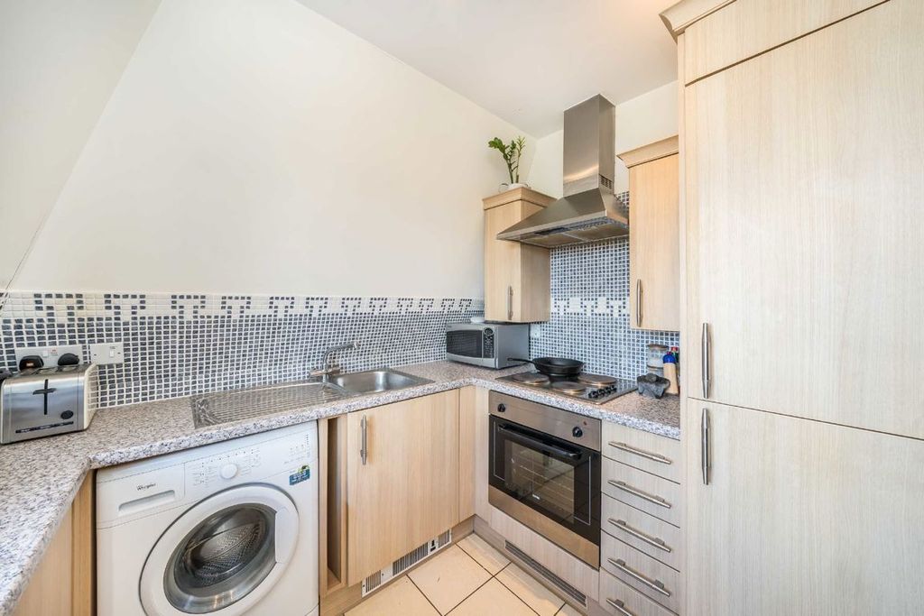 Property photo 3 of 4