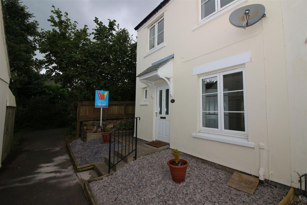 Property photo 1 of 8 Front