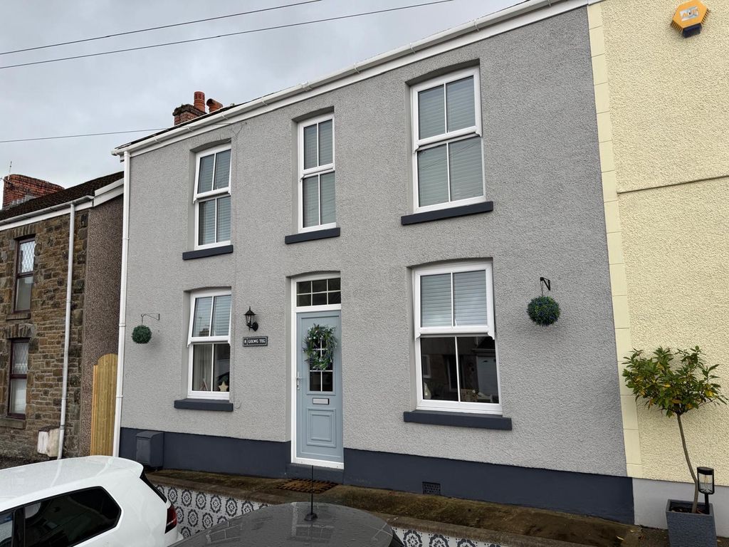 Property photo 1 of 30