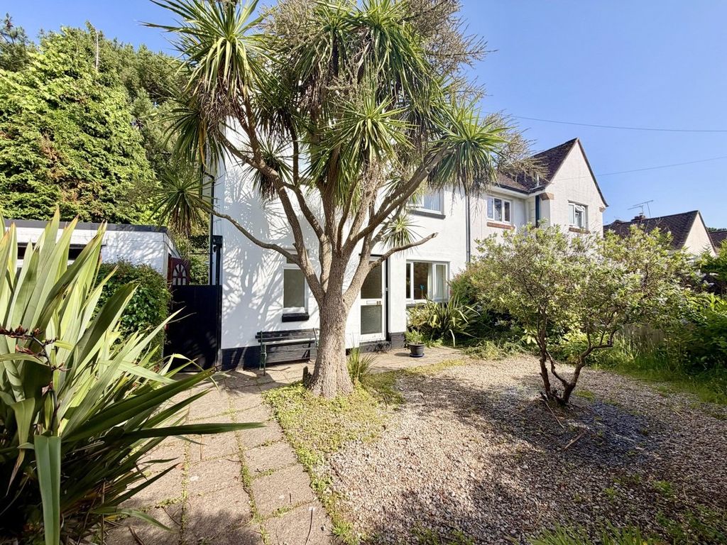 Property photo 2 of 27