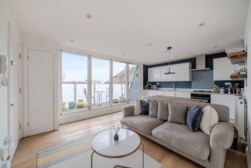 Property photo 1 of 18 Picture No. 14