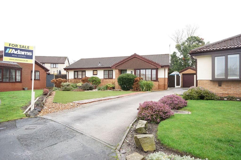 Property photo 1 of 28