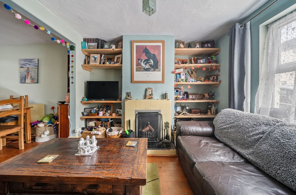 Property photo 3 of 12 1374096-28-69088E...