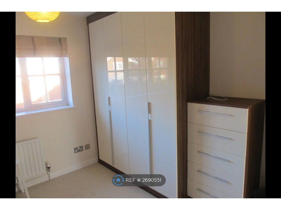 Property photo 3 of 16 Bedroom