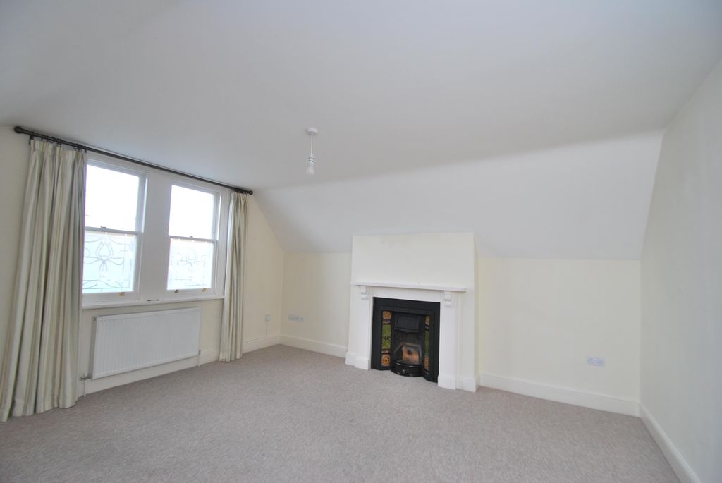 Property photo 3 of 7 Living Room