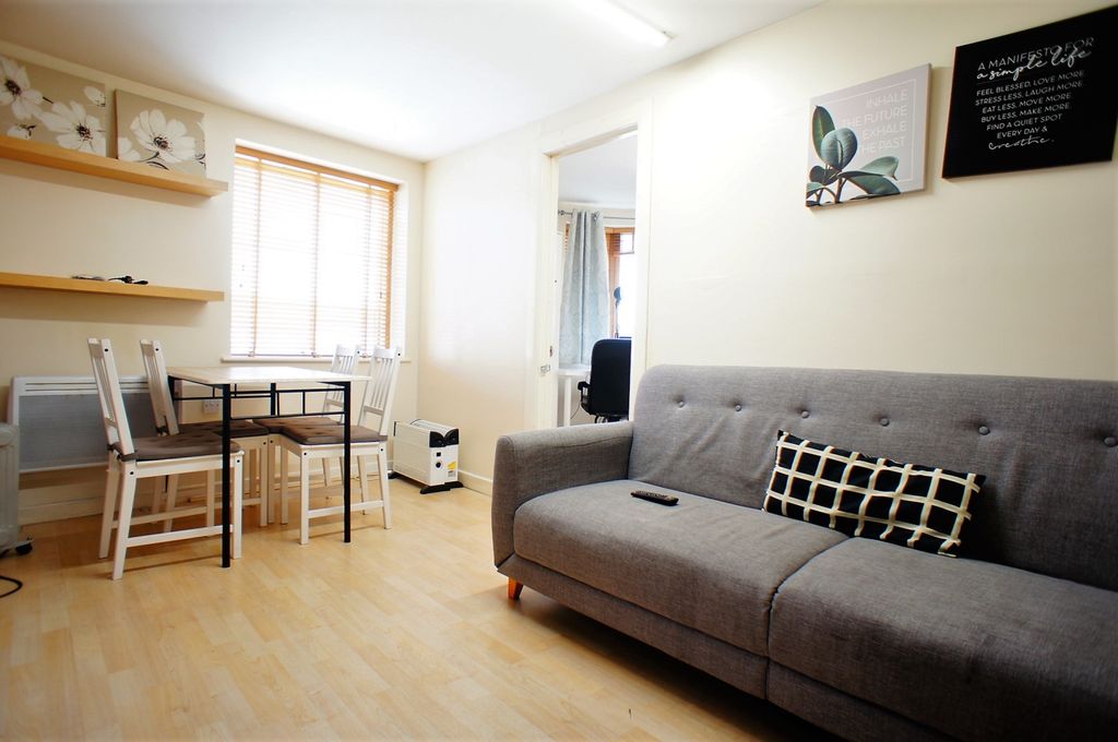 Property photo 2 of 12 1