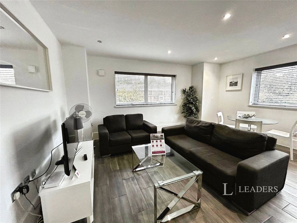 Property photo 3 of 10 Picture No. 04