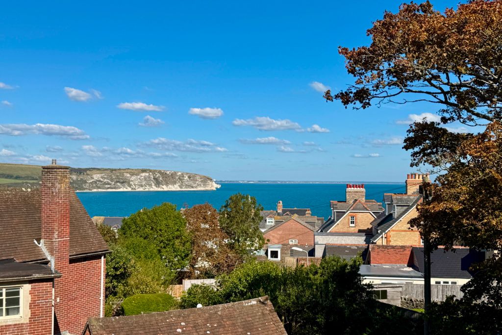 Property photo 2 of 25 Sea View