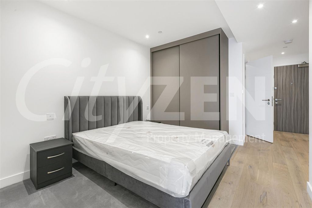 Property photo 3 of 33 Bedroom Area