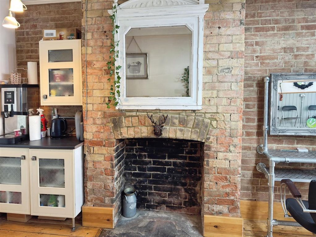 Property photo 3 of 16 Regent Road  (7).Jpg