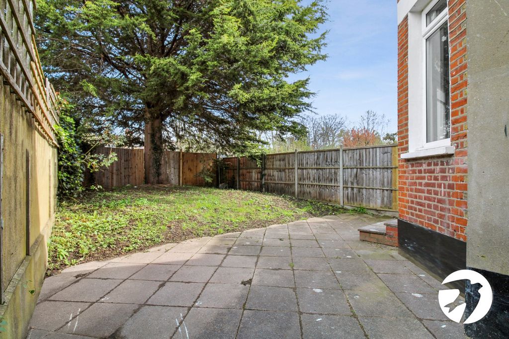 Property photo 2 of 10 Private Garden