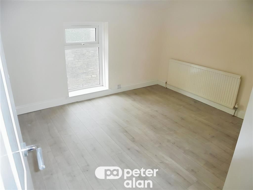 Property photo 3 of 7 Bedroom