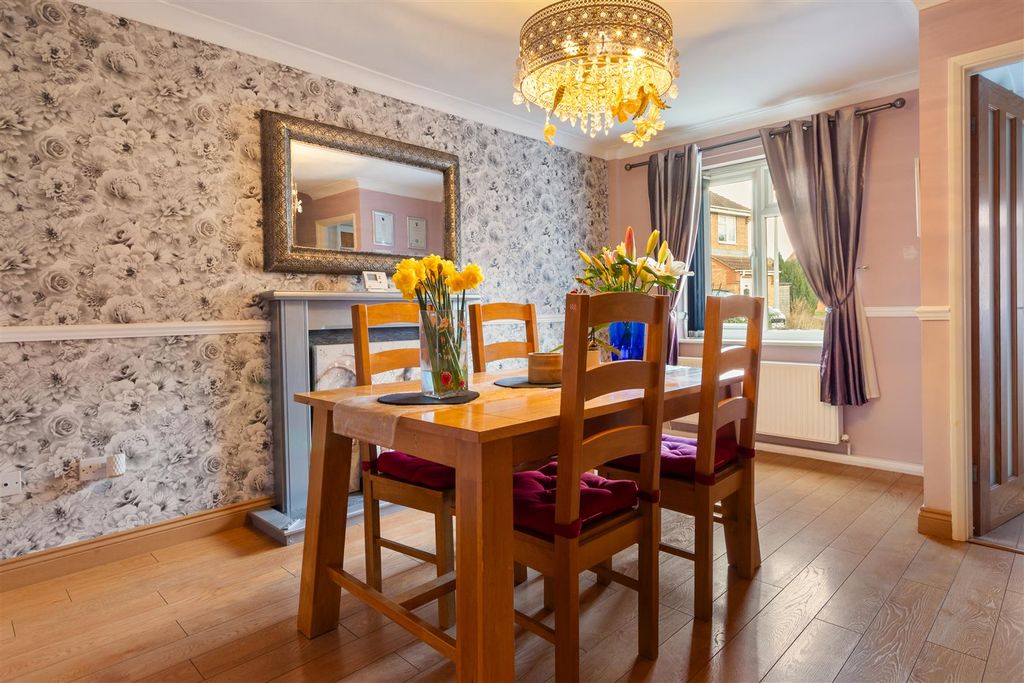 Property photo 3 of 16 Dining Room