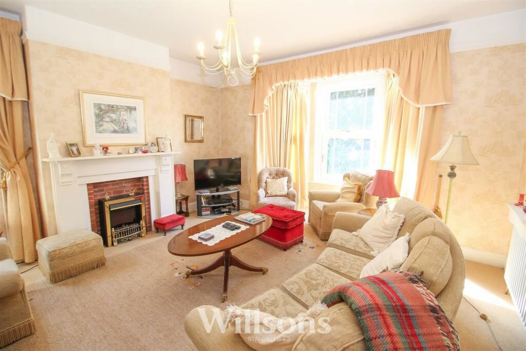 Property photo 3 of 12