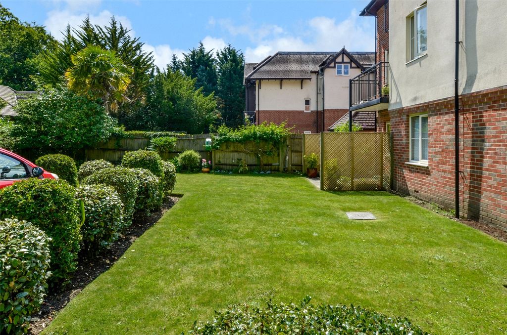 Property photo 3 of 17 Grounds