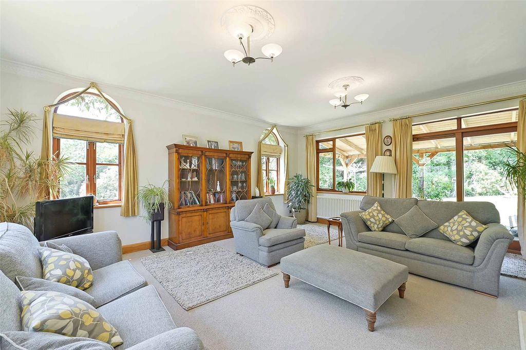 Property photo 2 of 20 Drawing Room