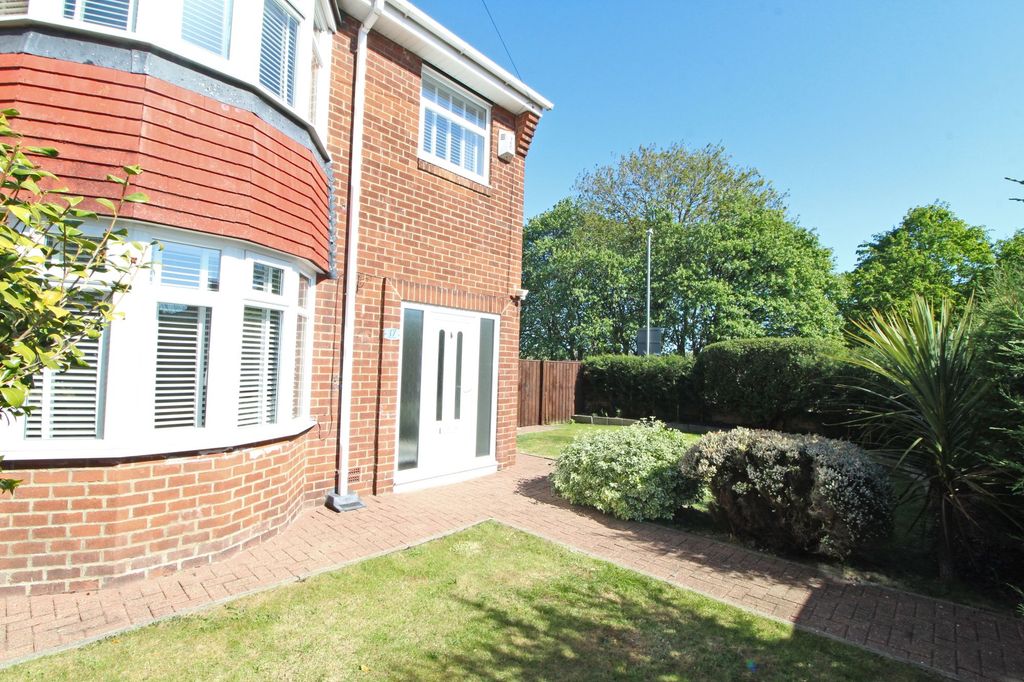 Property photo 1 of 27