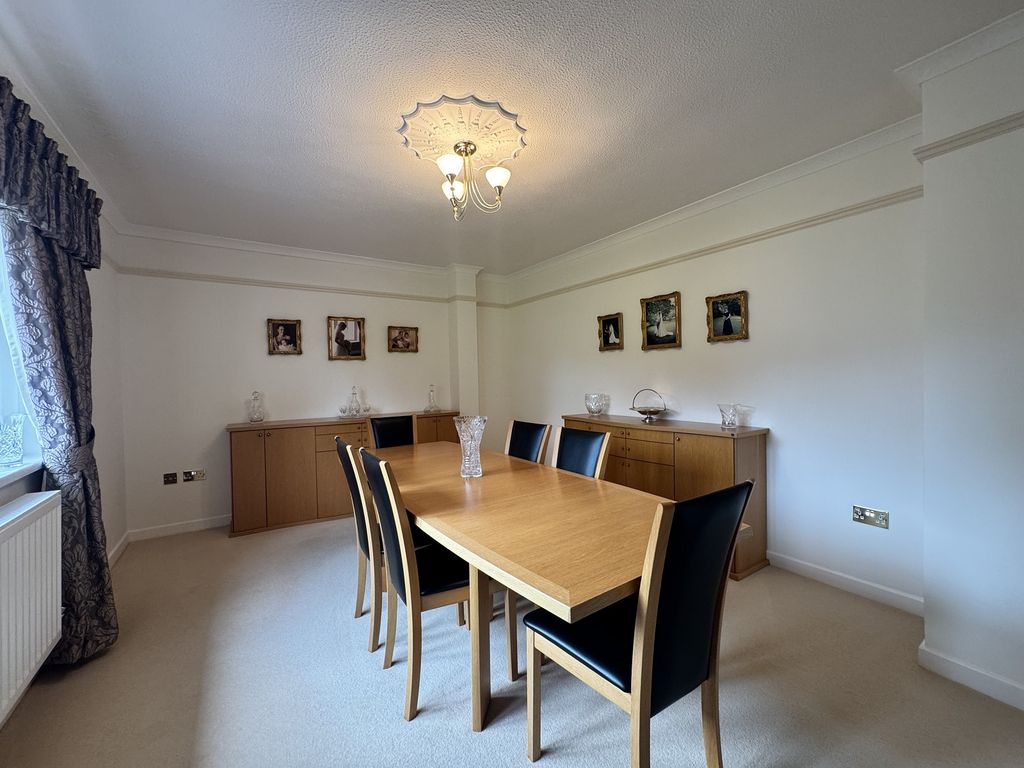 Property photo 2 of 39 Dining Room
