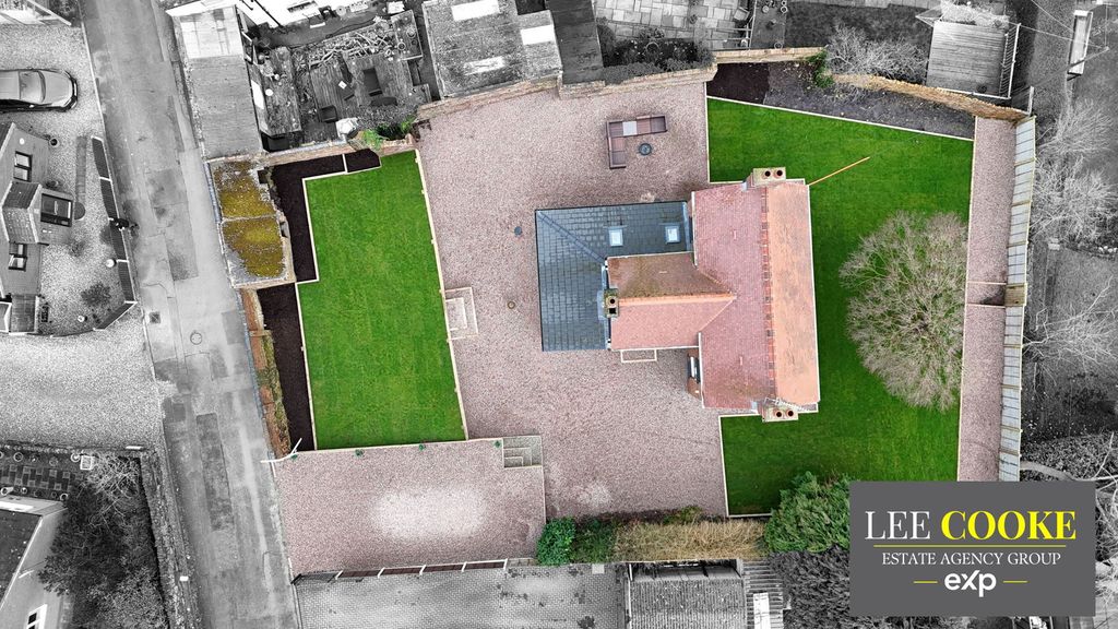 Property photo 3 of 47