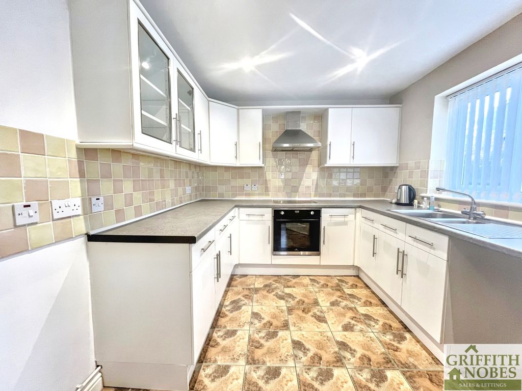 Property photo 2 of 28 Kitchen