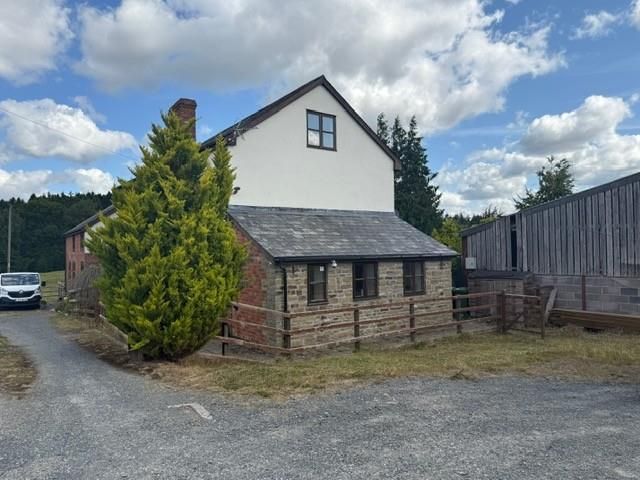 Property photo 2 of 9 Side.Jpg