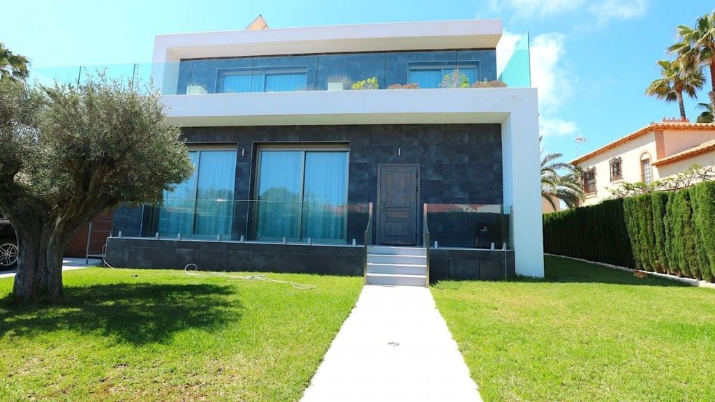 Property photo 3 of 32