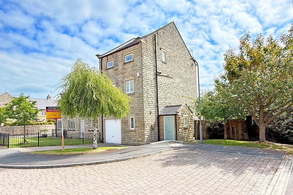 Property photo 2 of 21