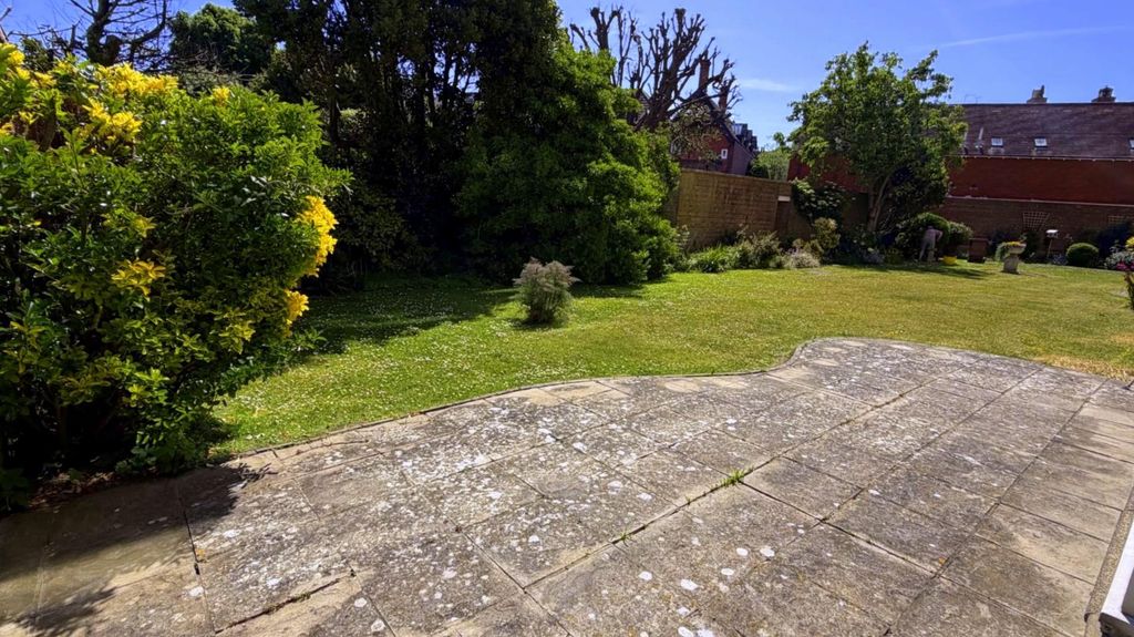 Additional image 10 of 3 bed flat for saleSt. Johns Road, Meads, Eastbourne BN20