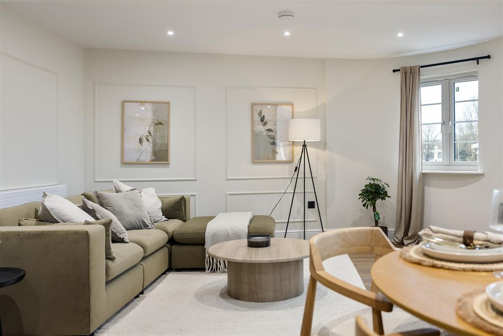 Property photo 1 of 17 4Highamrd-Showflatweb15.Jpg