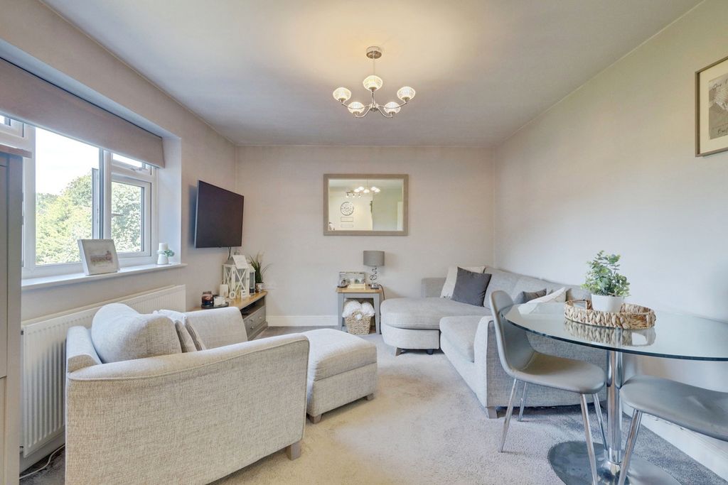 Property photo 3 of 14