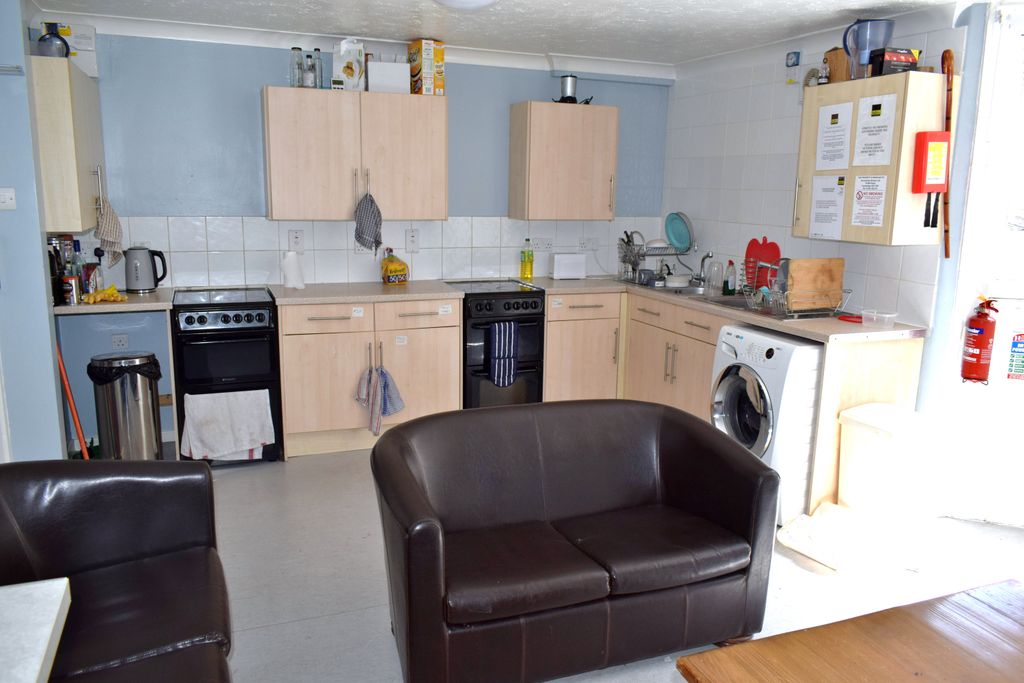 Property photo 3 of 5