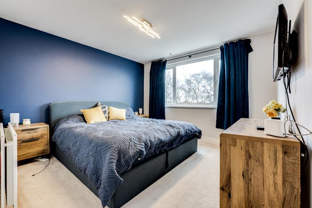 Property photo 1 of 25 77 Churchill Way, Burton Latimer-21.Jpg