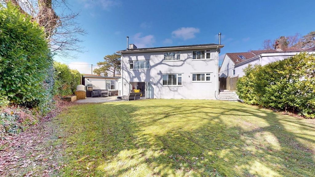 Property photo 3 of 26