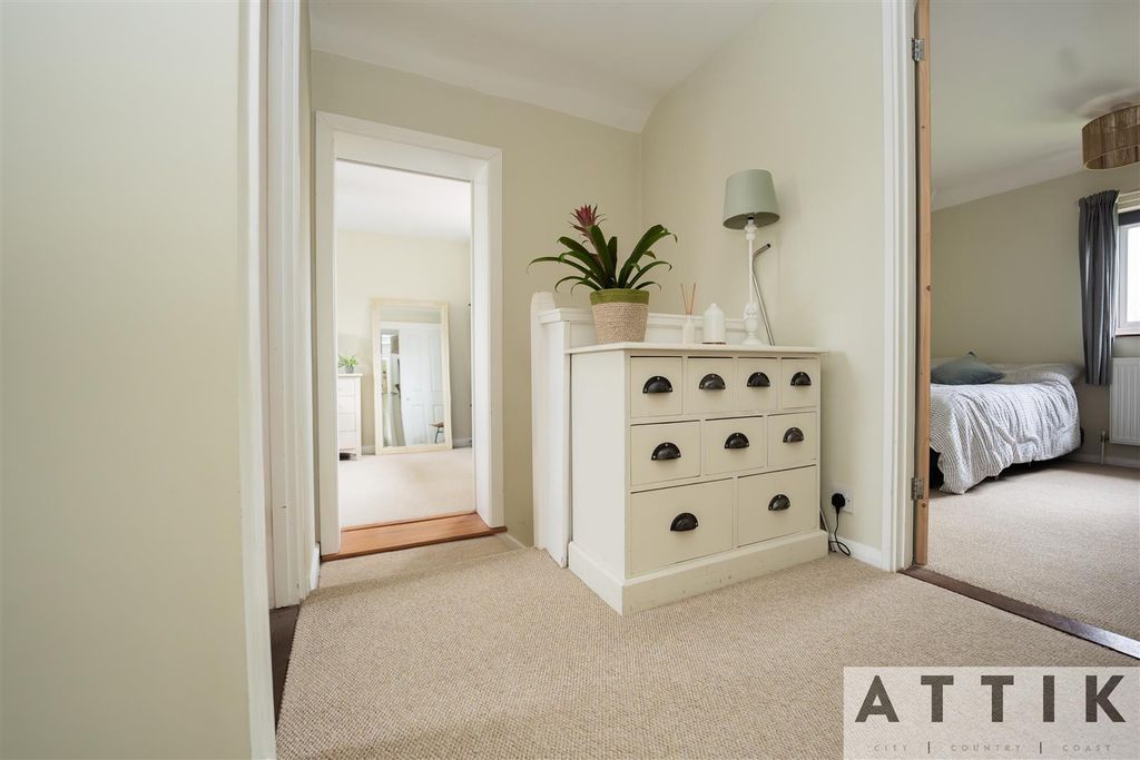 Additional image 34 of 4 bed semi-detached house for saleBedingfield Crescent, Halesworth IP19