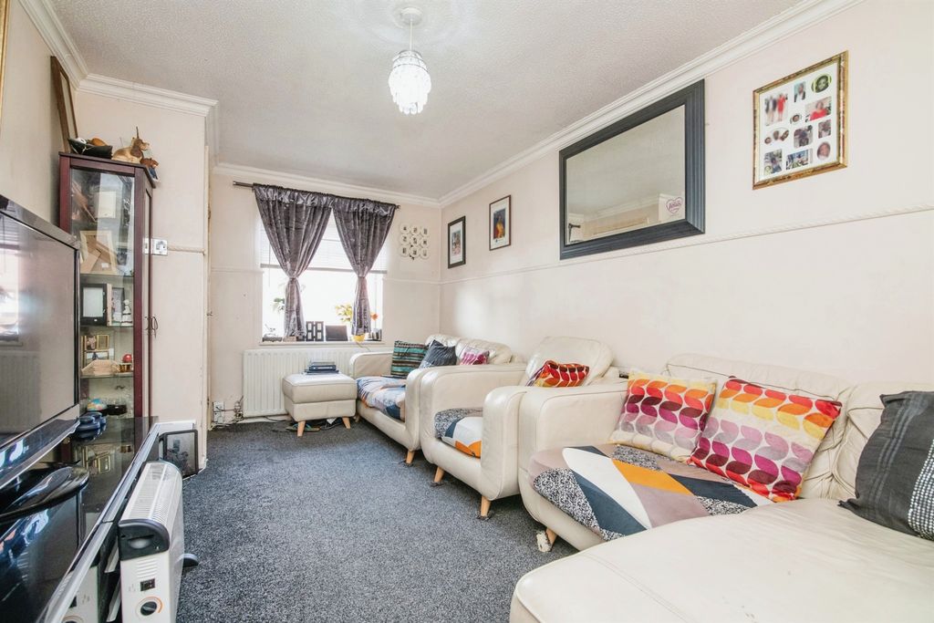 Property photo 3 of 12 Living Room