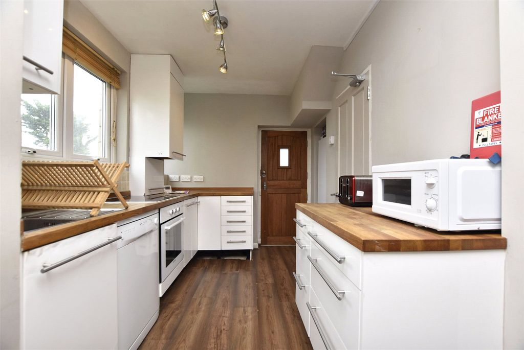 Property photo 2 of 14 Kitchen