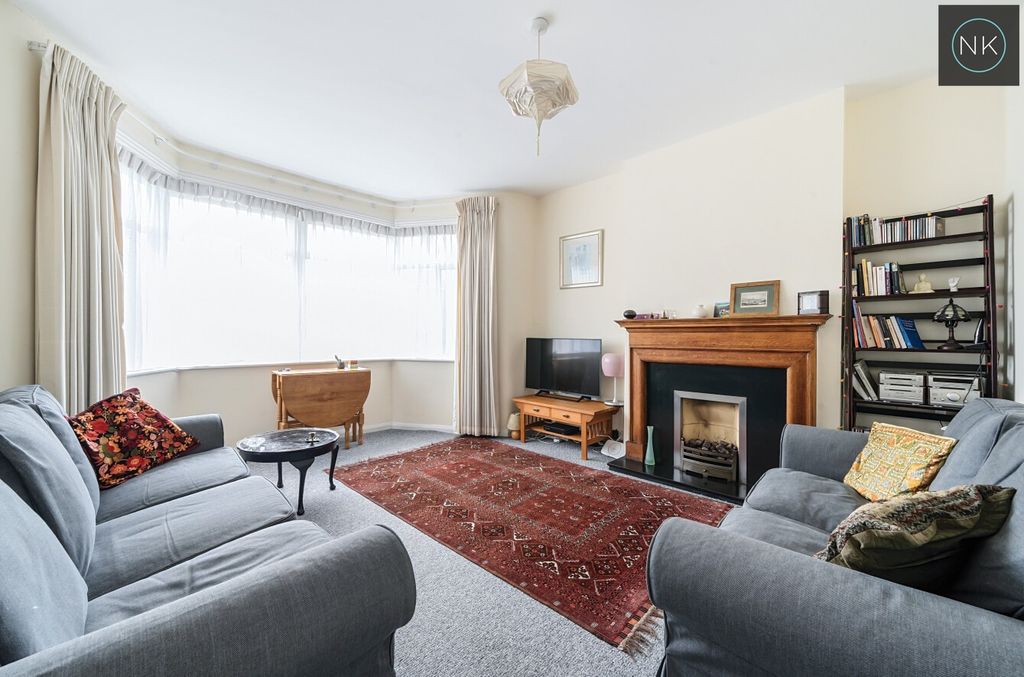 Property photo 2 of 25 3302826