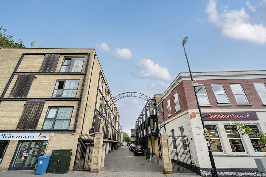 Property photo 2 of 14 1325146-14-6878Ff...