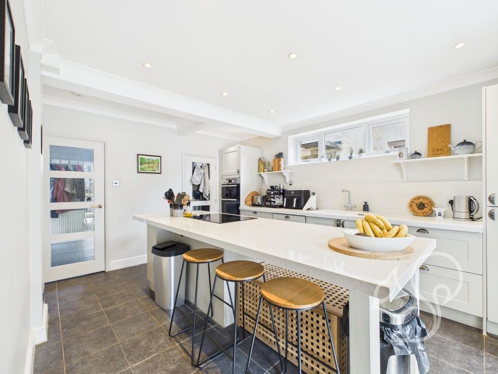 Property photo 2 of 34 Cam01659G0-Pr0405-Still006.Jpg