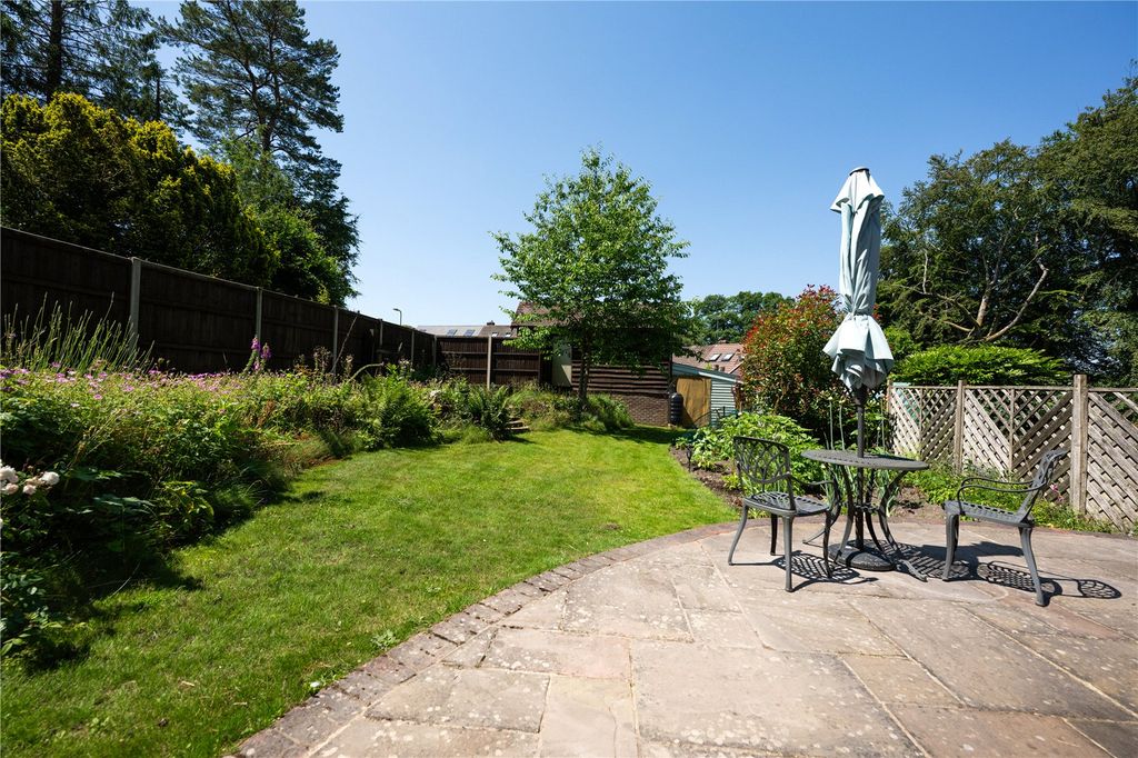 Property photo 2 of 23 Picture No. 27